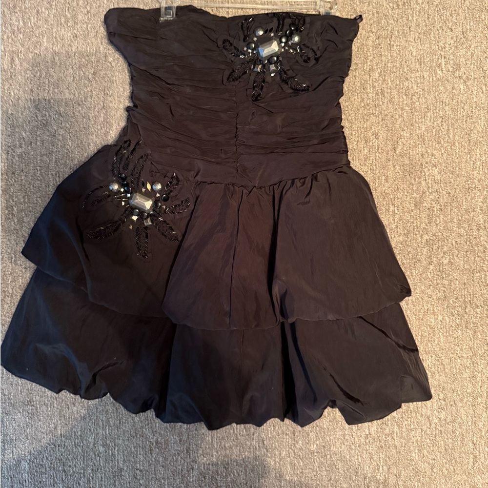 Chic Black Strapless Mini Dress